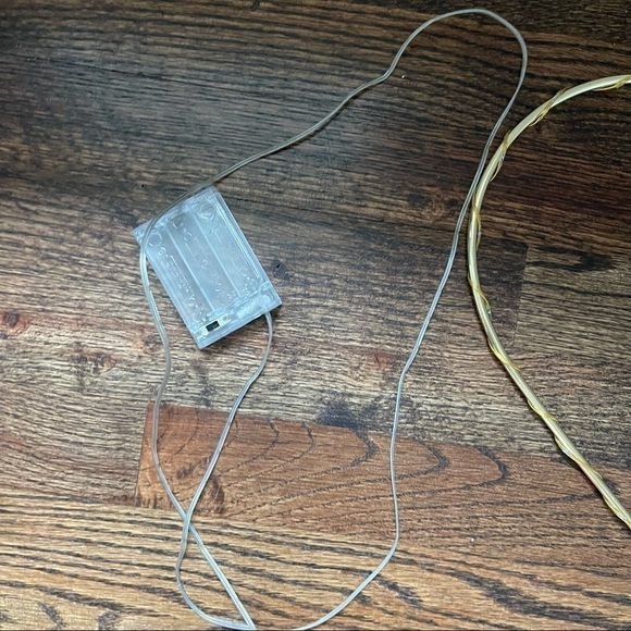 Gold heart shaped neon sign - Picture 2 of 3